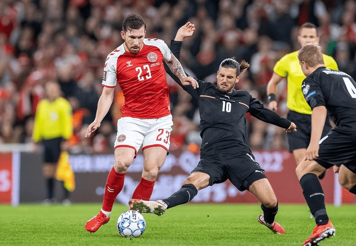 包含欧预赛比赛备受关注，球迷期待着胜利的词条