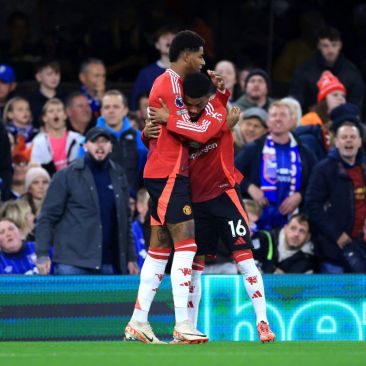 开云官网-BRO碾压TES，Zeus拿下关键大龙焦点之战全球总决赛，点燃全场激情