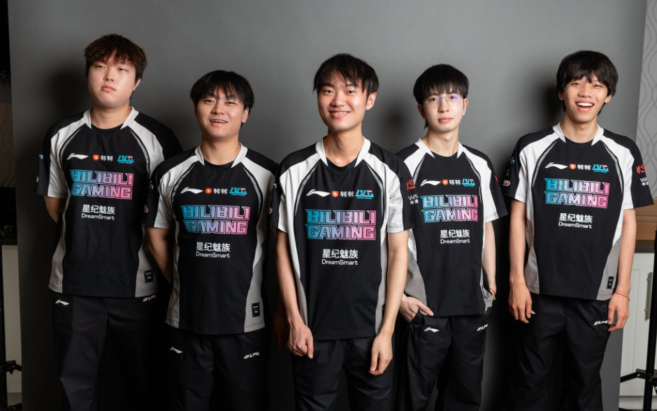 开云体育app-DK横扫G2，Knight开启传奇时刻强强对话2025世界赛，点燃全场激情