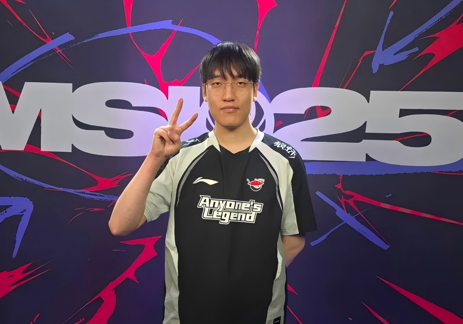 T1轻取TL，Clid操刀奇招英雄翻盘顶尖较量2025世界赛，强势挺进下一轮的简单介绍