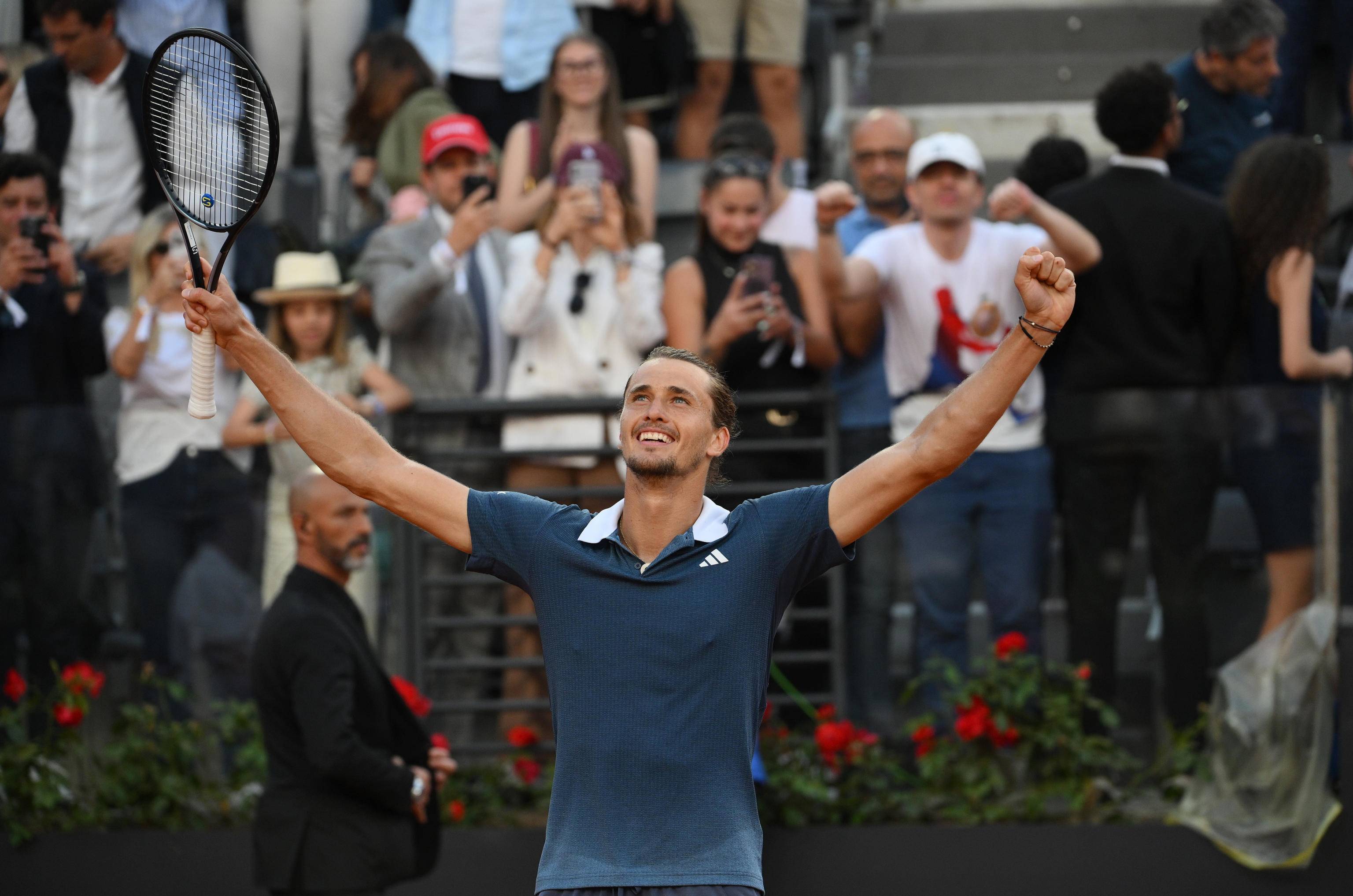 开云APP-包含西班牙网球队险胜英国网球队，兹维列夫打破历史纪录的词条