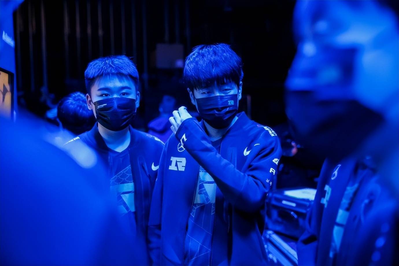 FNC碾压EG，BDD极限生还后反打激烈交锋八强赛，成为赛场最大亮点的简单介绍